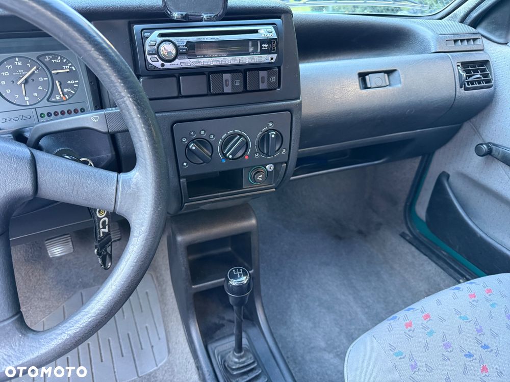 Volkswagen Polo 1.0 CL - 11