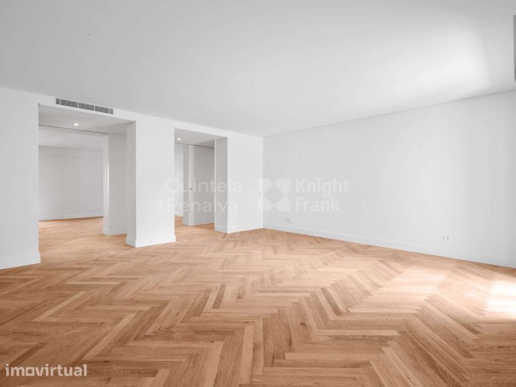 Apartamento T3 com duas varandas e estacionamento nas Avenidas Novas - Grande imagem: 5/46