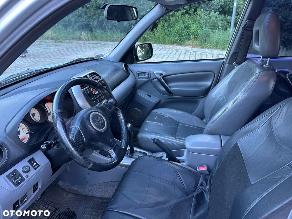 Toyota RAV4 2.0 VVT-i 4x4 - 2