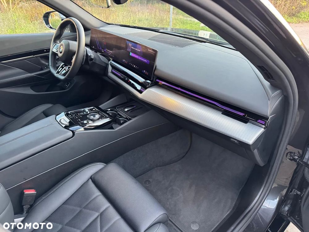 BMW Seria 5 520d xDrive - 21