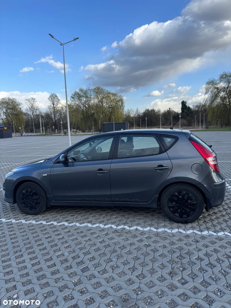 Hyundai i30 1.6 CRDi Classic + - 15