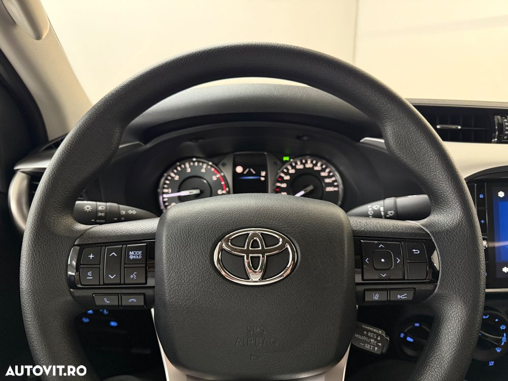 Toyota Hilux - 8