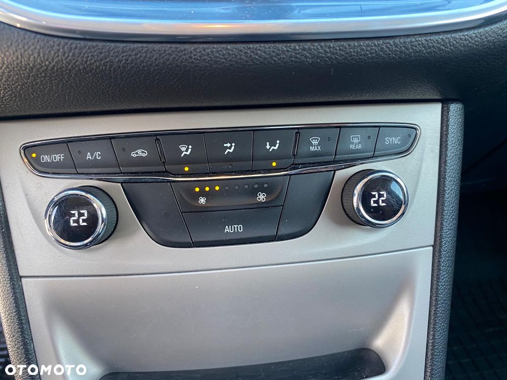 Opel Astra 1.4 T GPF Dynamic S&S - 32