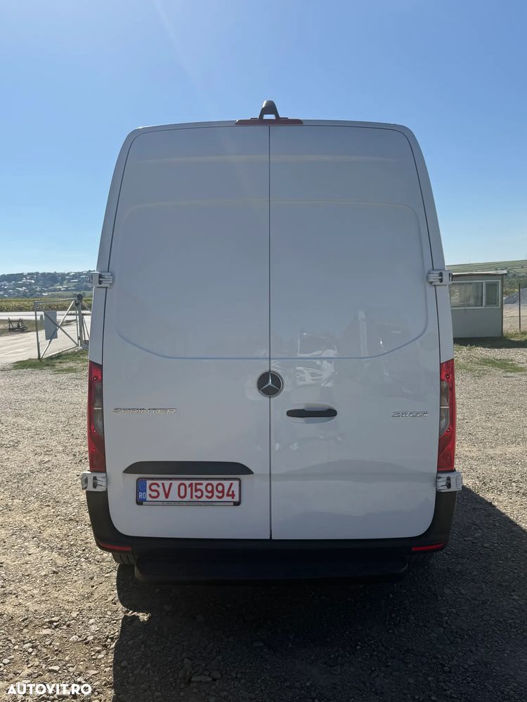 Mercedes-Benz SPRINTER - 4