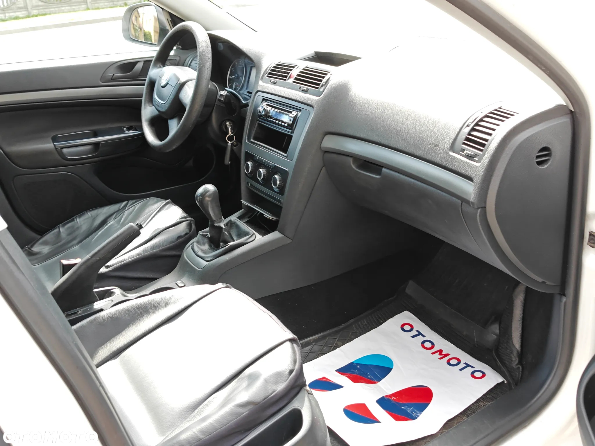 Skoda Octavia 1.6 Ambiente - 18