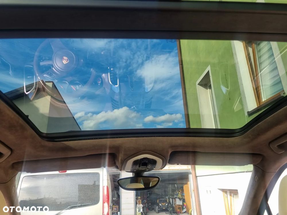 Porsche Cayenne - 17