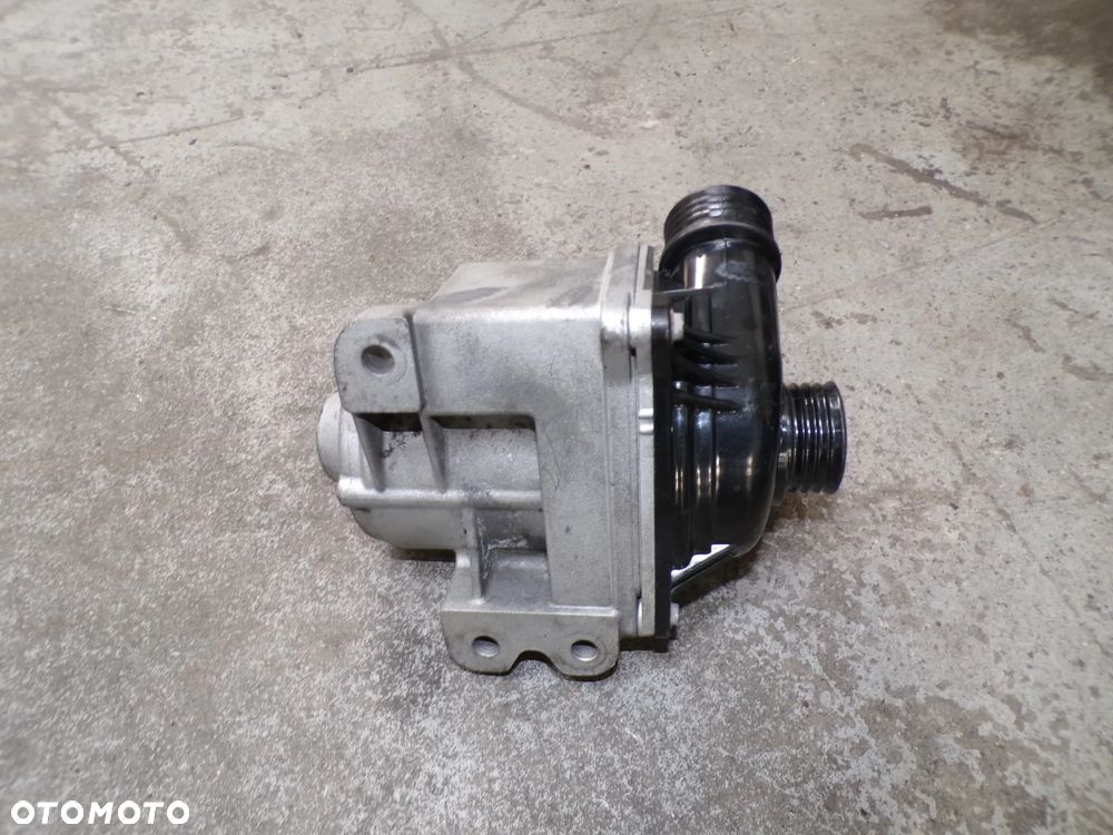 Elektryczna pompa wody Bmw F01 N55 740i - 2