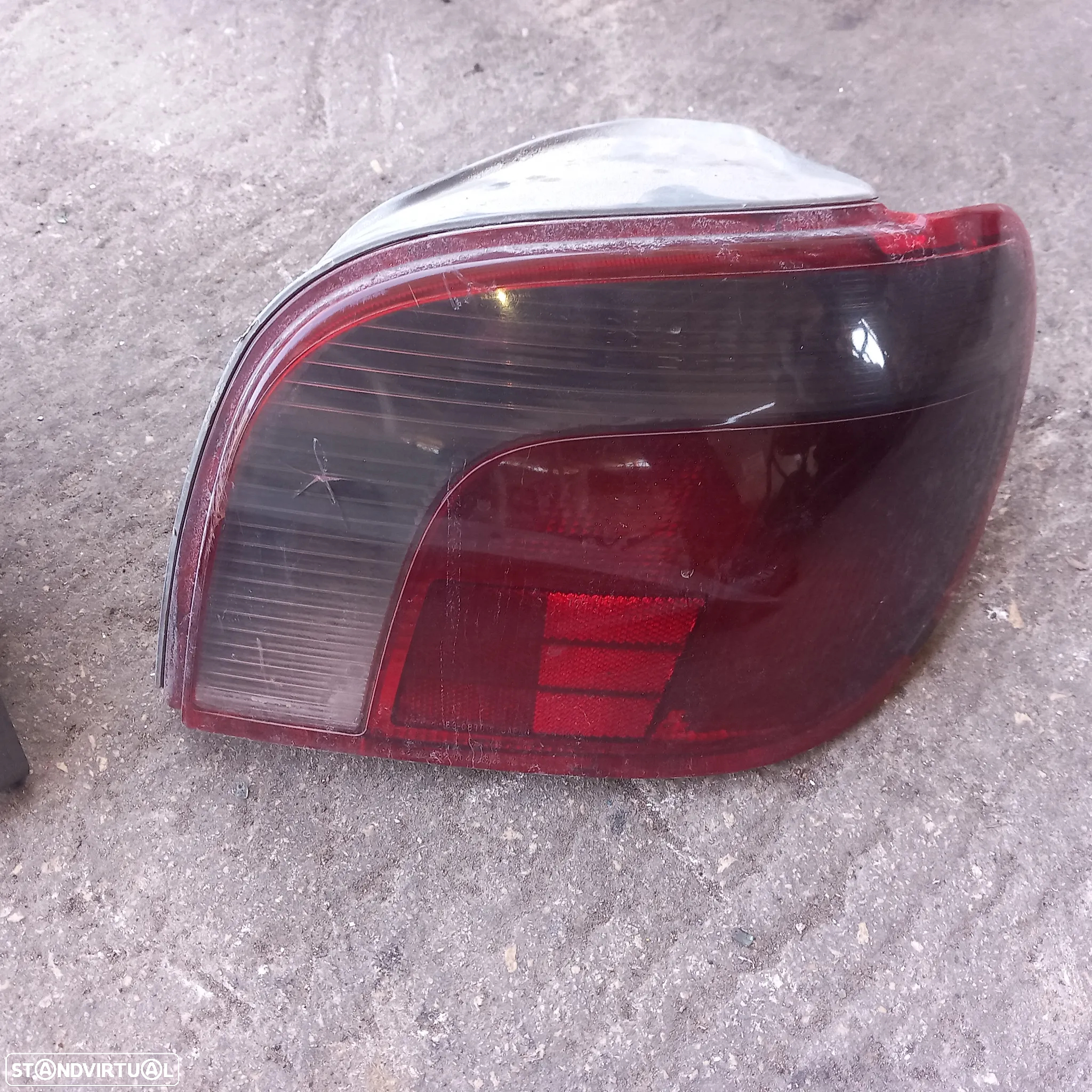 Farois traseiros toypta yaris - 3