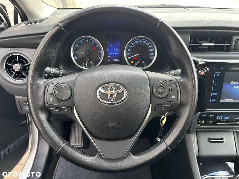Toyota Corolla 1.6 Comfort - 13