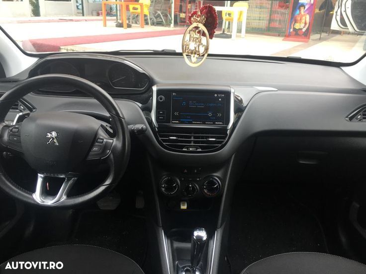 Peugeot 208 82 PureTech Style - 7
