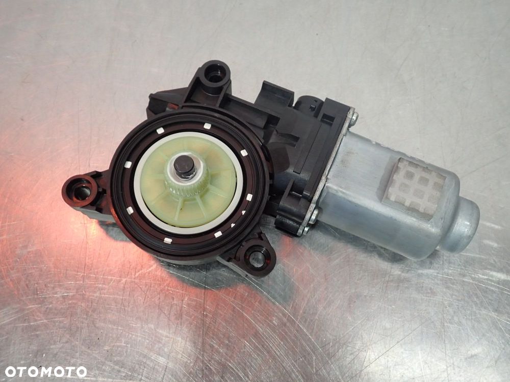 SILNICZEK SZYB PRAWY TYŁ HYUNDAI I30 III - 2