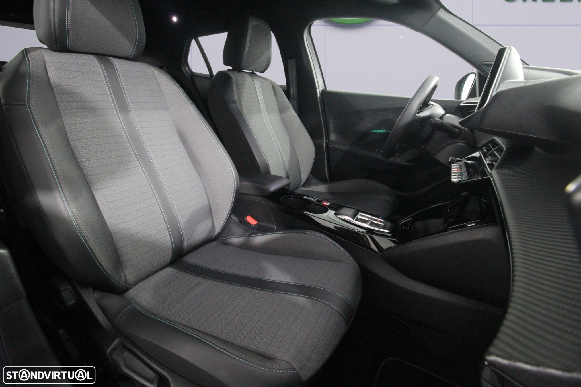 Peugeot e-2008 50 kWh GT Pack - 14