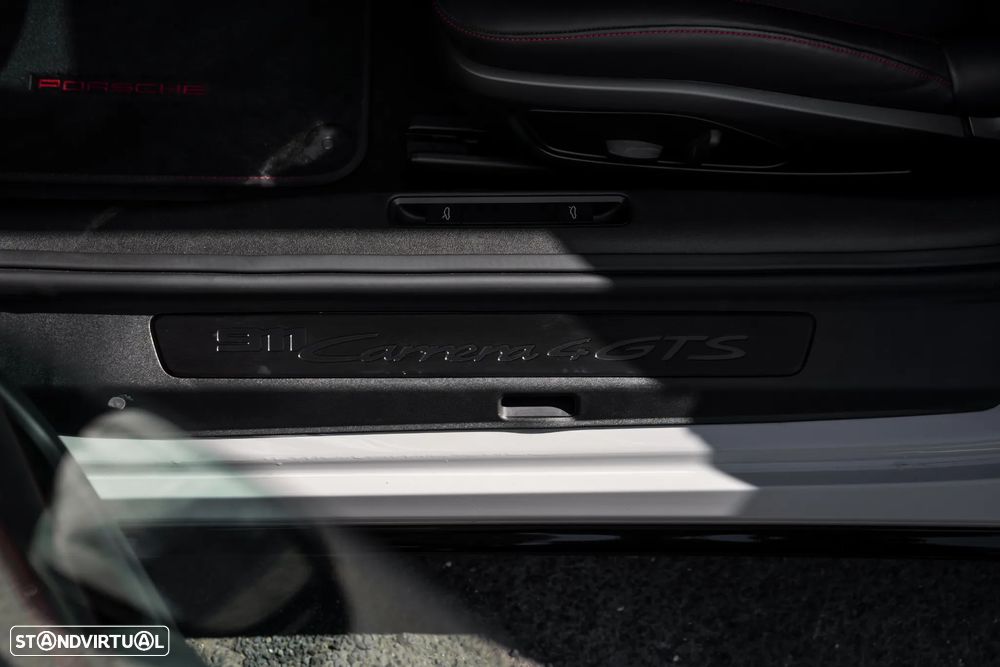 Porsche 911 (992) Carrera 4 GTS PDK - 15