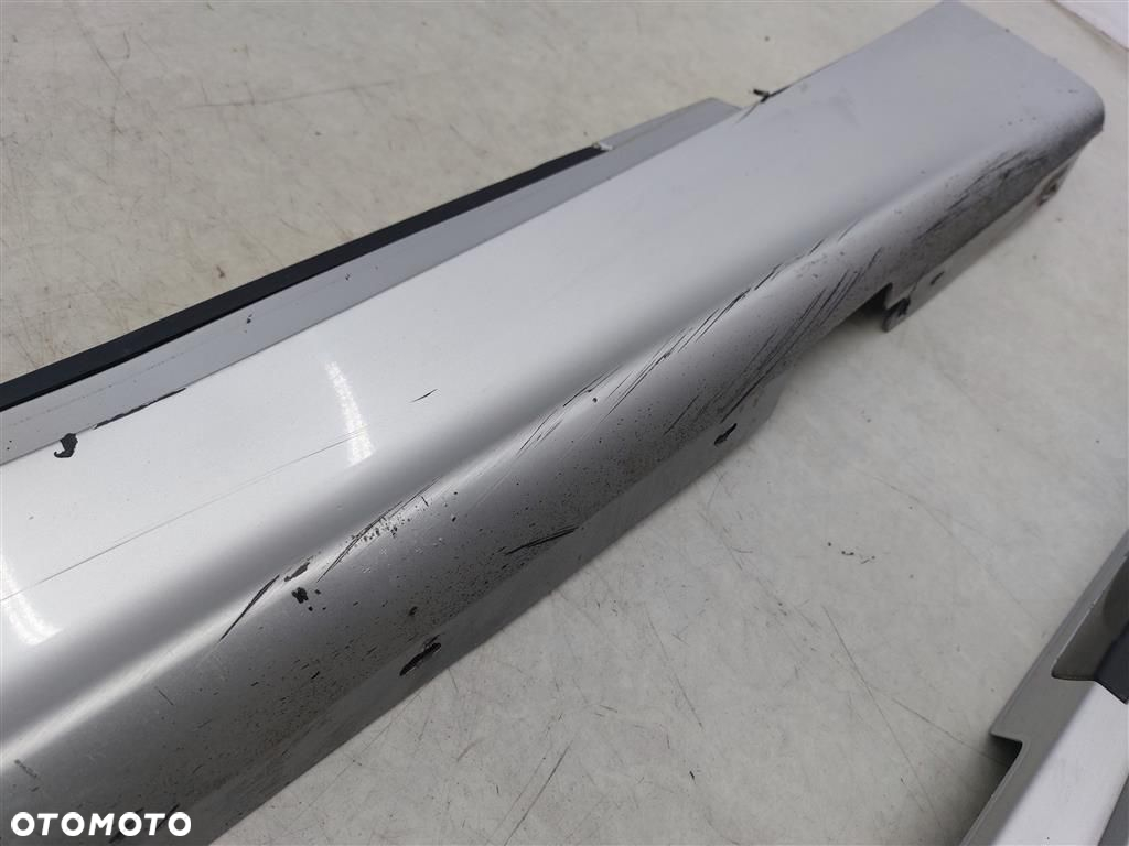 Listwy progowe zewnętrzne LEWA+PRAWA BMW Seria 1 E87 TITANSILBER 2004-2013 - 6
