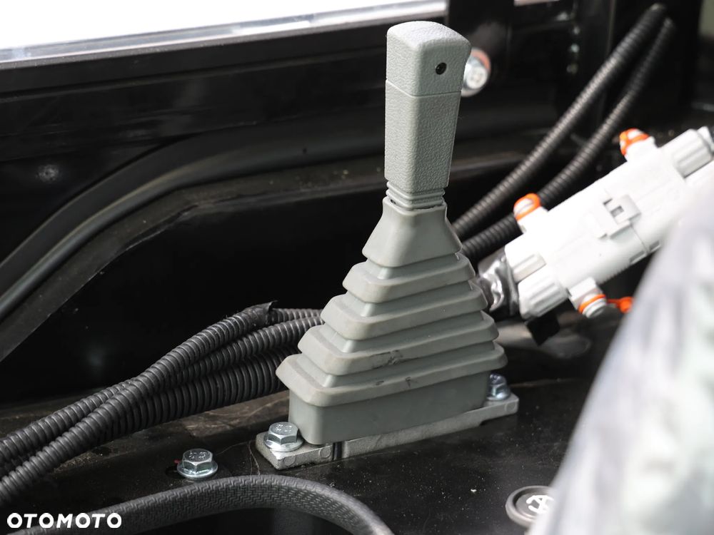 Inny Minikoparka Sylcar 25 - 17