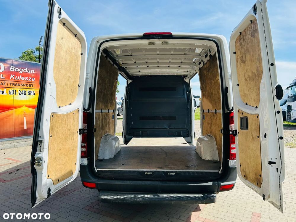 Mercedes-Benz Sprinter - 9