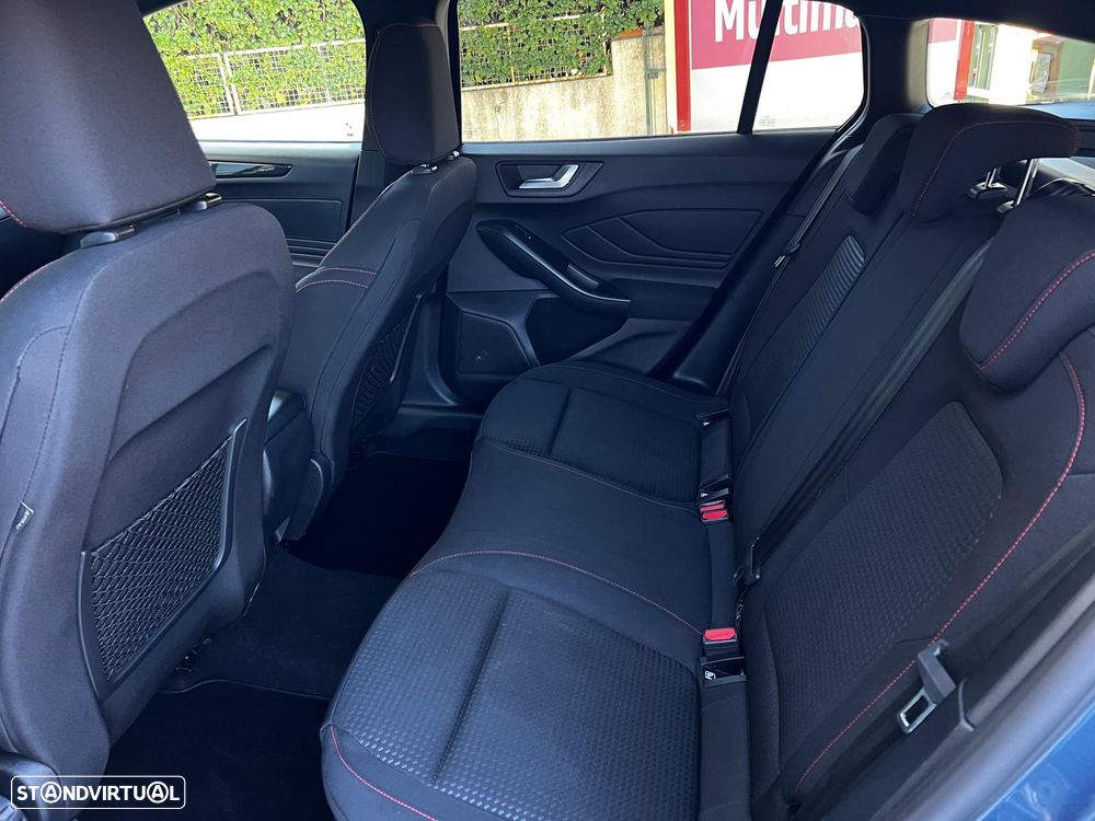 Ford Focus 1.0 EcoBoost MHEV ST-Line X - 17