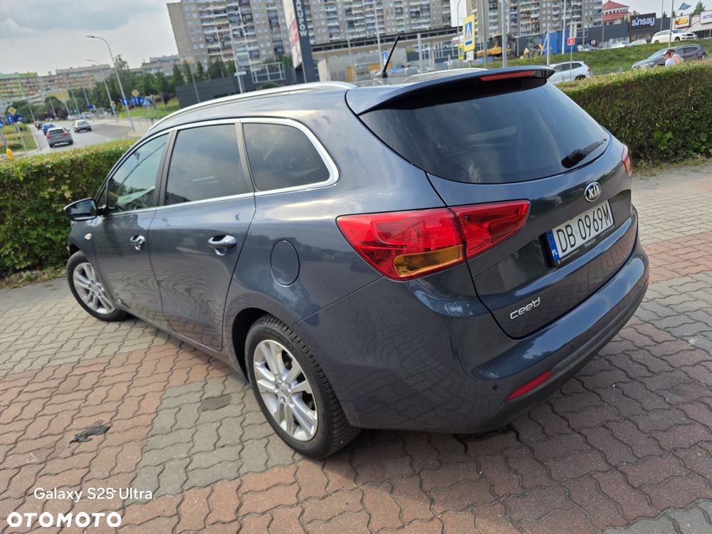Kia Ceed 1.6 GDI ISG Dream Team Edition - 31