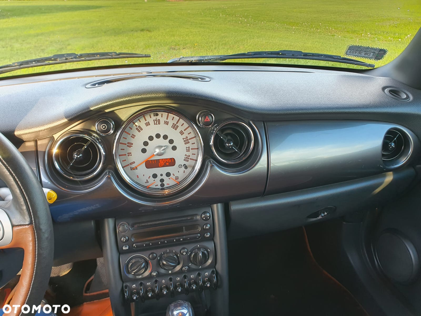 MINI Cooper Cabrio Sidewalk - 11