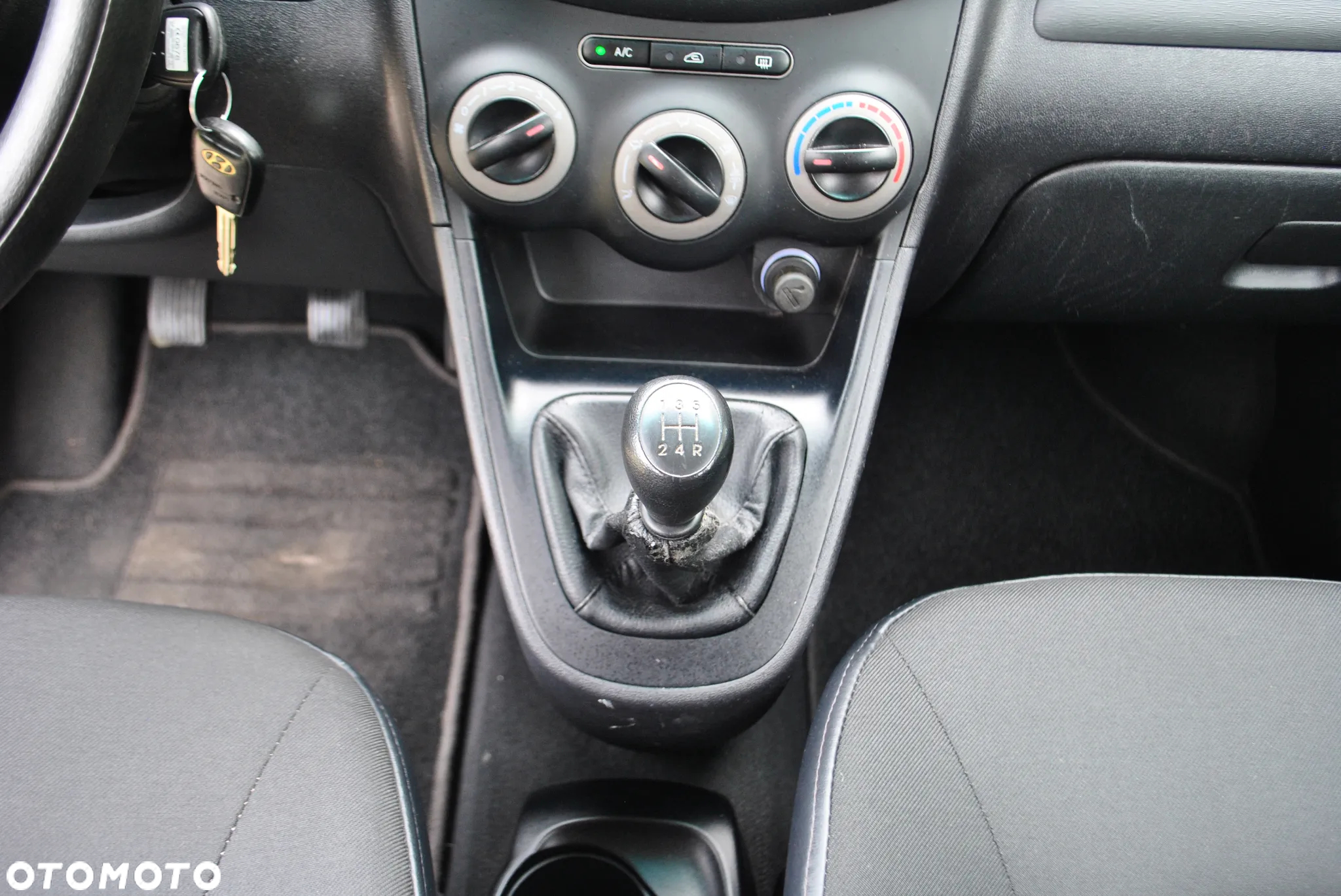 Hyundai i10 1.1 FIFA WM Edition - 17