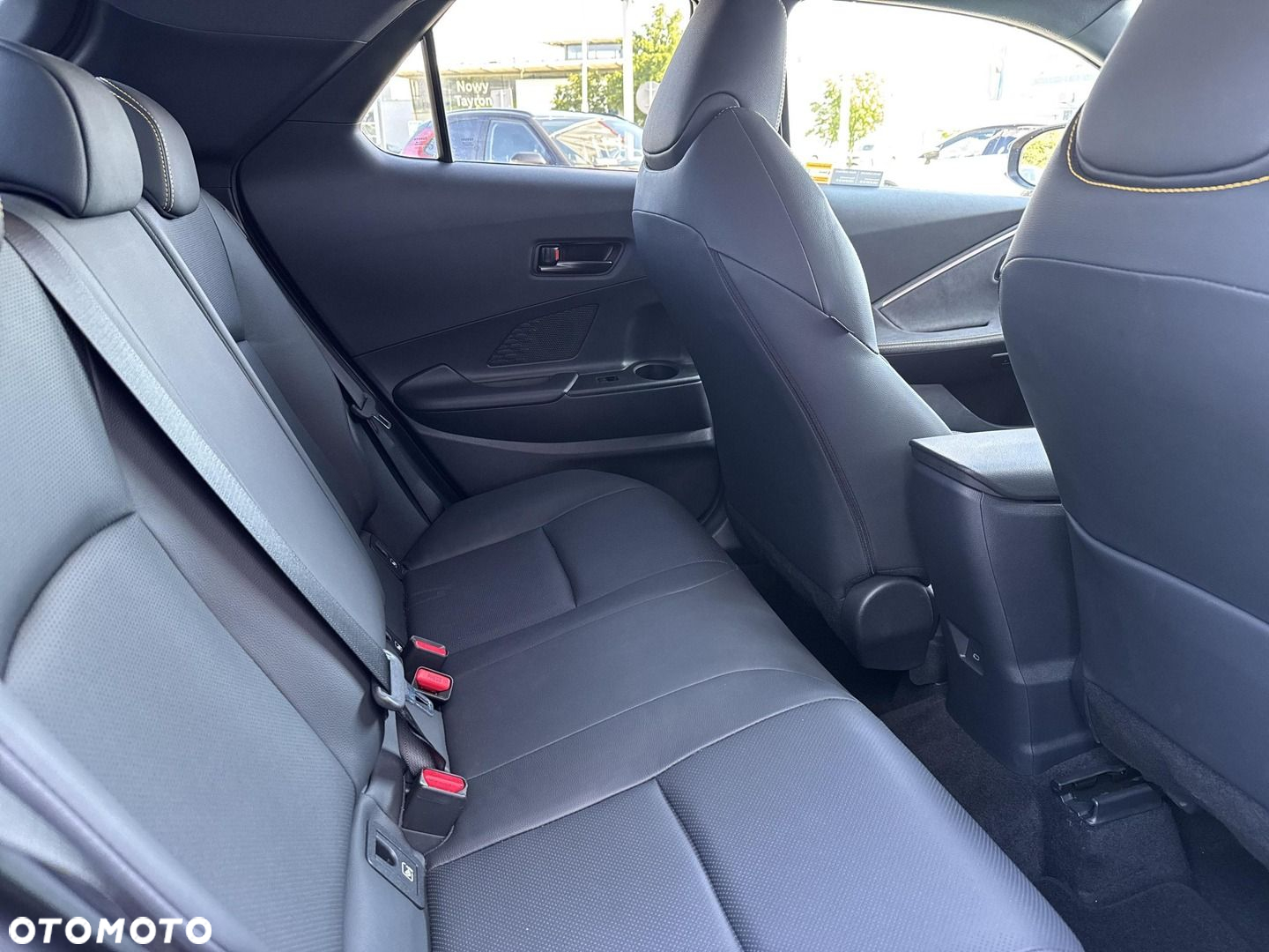 Toyota C-HR 2.0 Hybrid Dynamic Force Executive Premiere Edition - 10