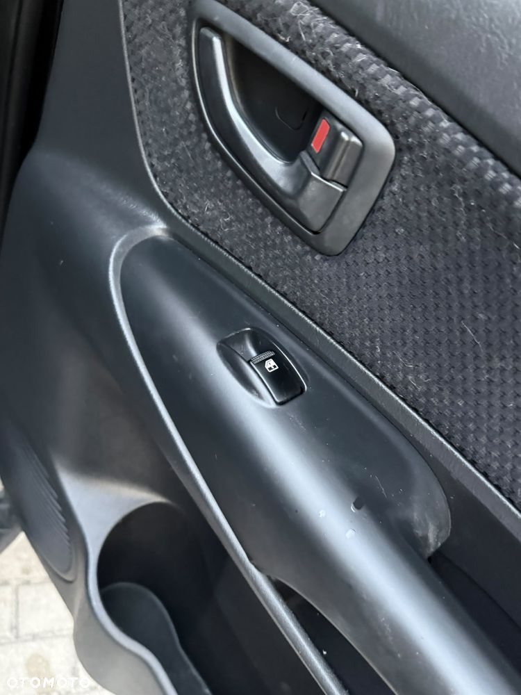 Hyundai Tucson 2.0 2WD GLS Navi - 40