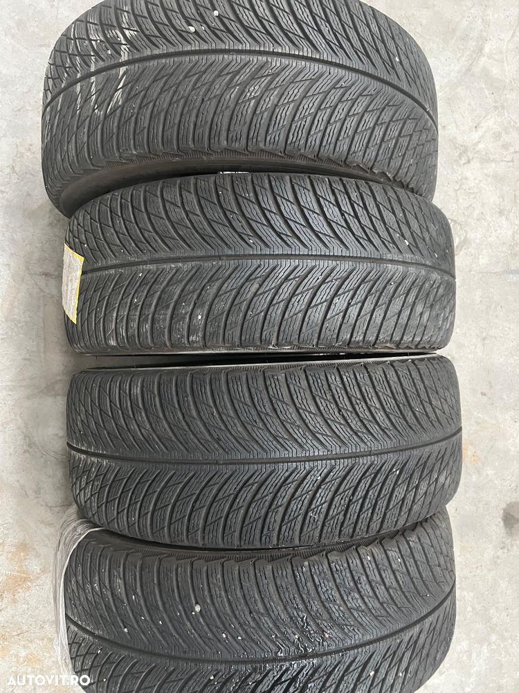 Vând 4 anvelope 235/50/18 Michelin de iarnă ca noi - 1
