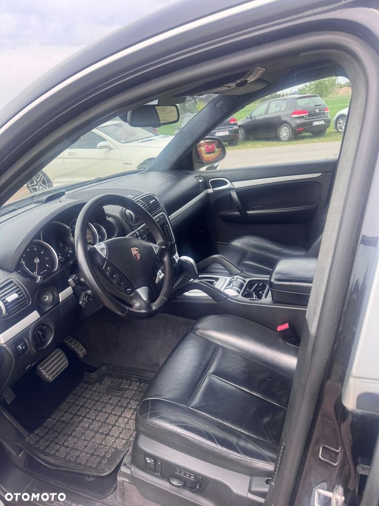 Porsche Cayenne - 5