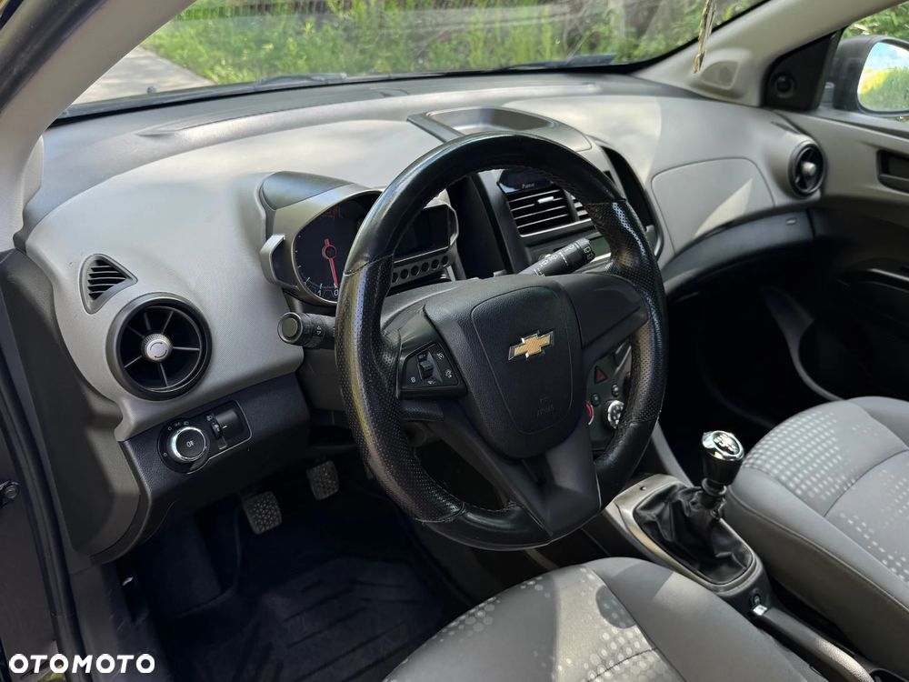 Chevrolet Aveo 1.2 LS - 12