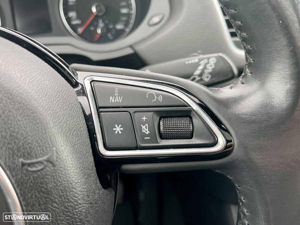 Audi Q3 2.0 TFSI quattro S tronic design - 24