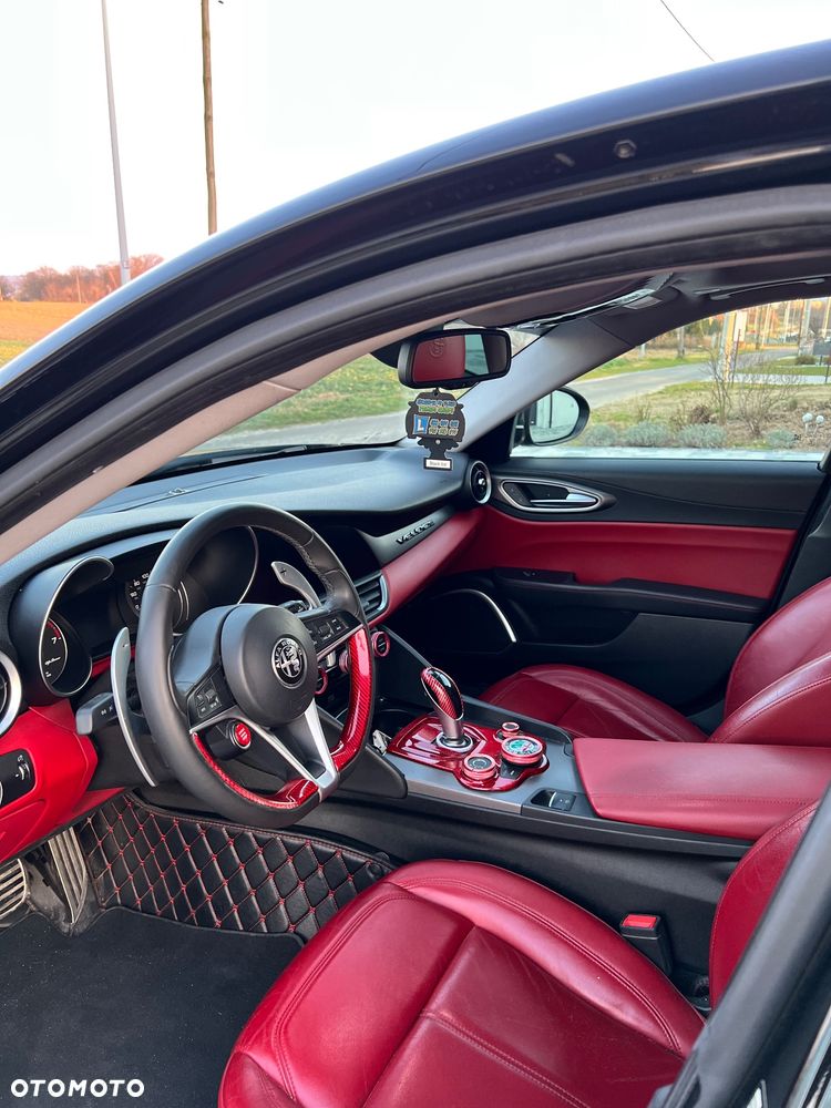 Alfa Romeo Giulia 2.0 Turbo 16V AT8-Q4 Veloce Ti - 10