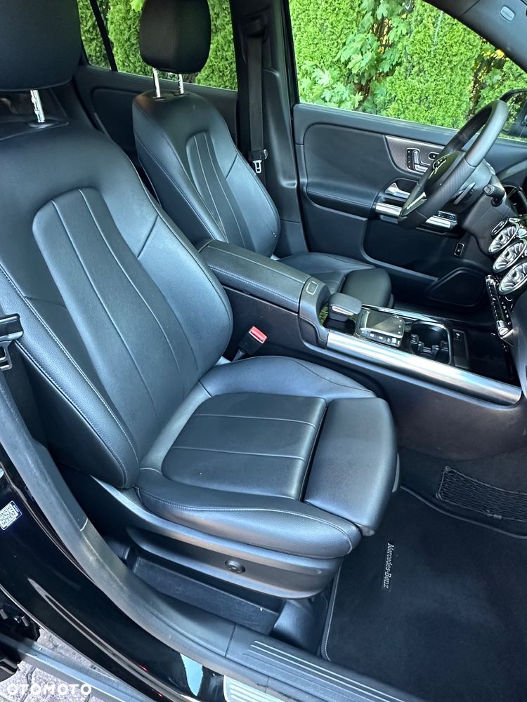 Mercedes-Benz GLA 250 4Matic 8G-DCT - 13