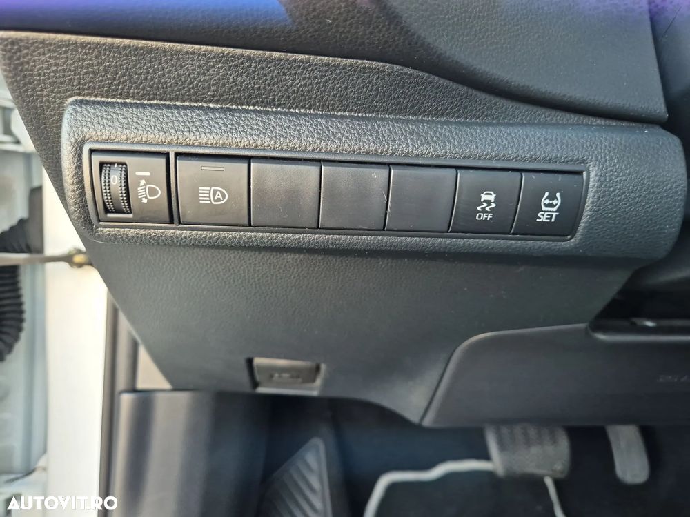Toyota Corolla 1.8 HSD Business - 14