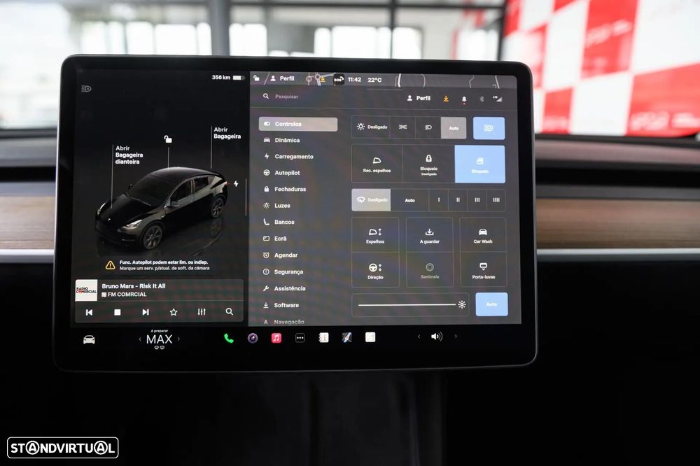 Tesla Model Y Long Range RWD - 44