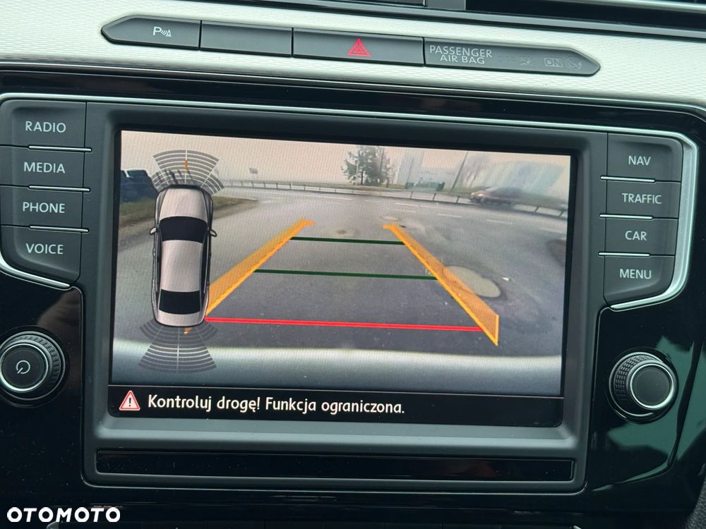 Volkswagen Passat - 15