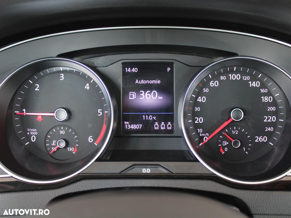 Volkswagen Passat - 18