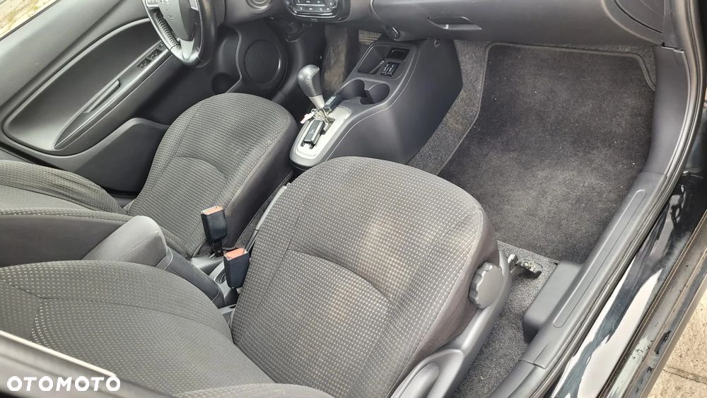 Mitsubishi Space Star 1.2 Intense CVT - 24