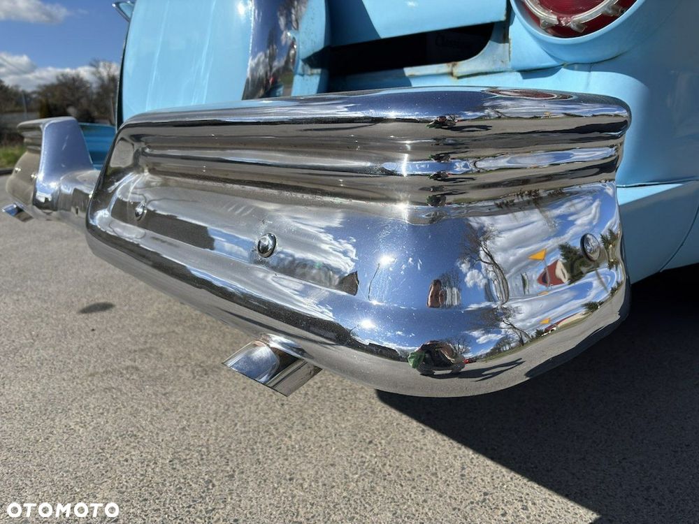 Ford Fairlane - 23