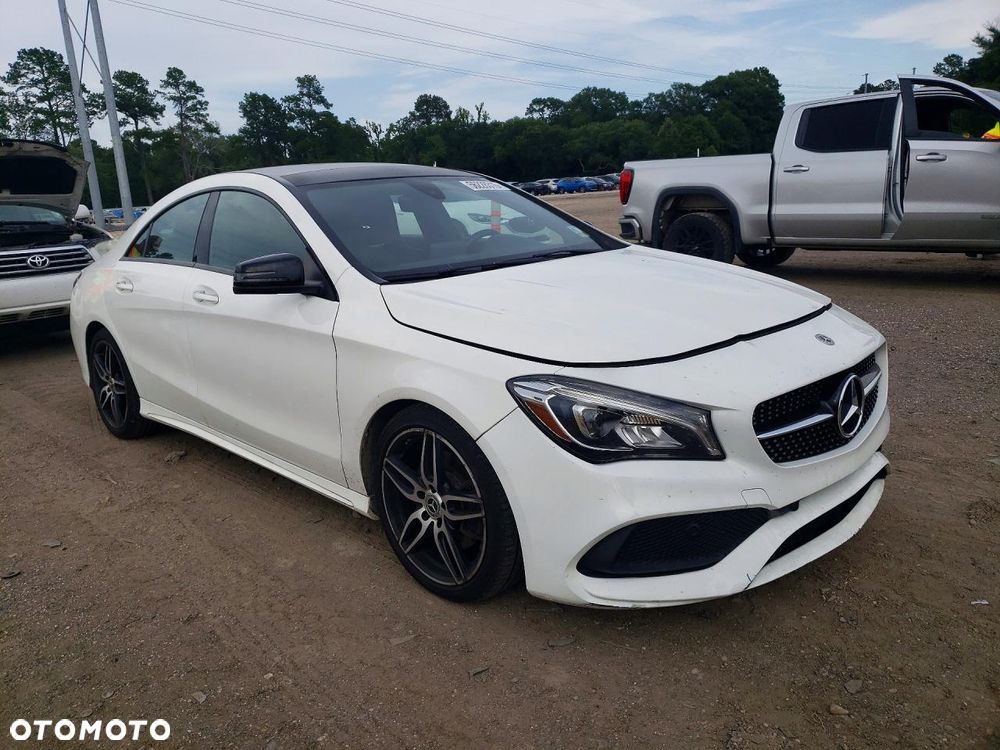 Mercedes-Benz CLA 250 4Matic 7G-DCT AMG Line - 2