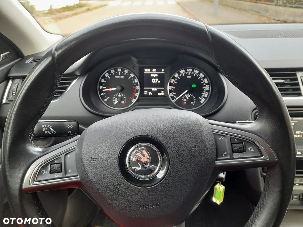 Skoda Octavia 2.0 TDI (Green tec) DSG Joy - 12