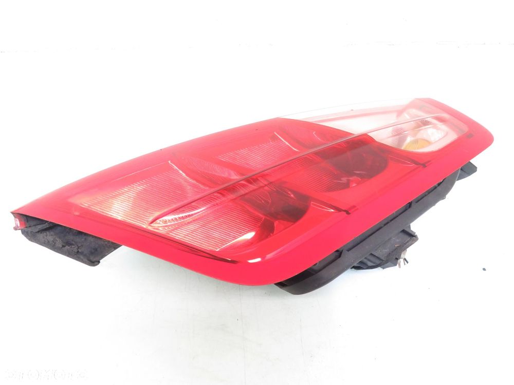 LAMPA PRAWA TYLNA FIAT GRANDE PUNTO 453691 - 8