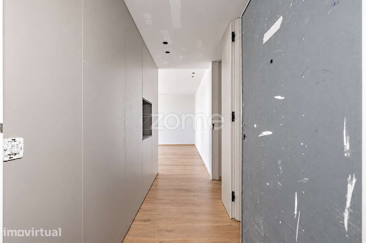 Apartamento T3 Novo de Gaveto com Varanda Generosa e Garagem - Braga - Grande imagem: 2/30
