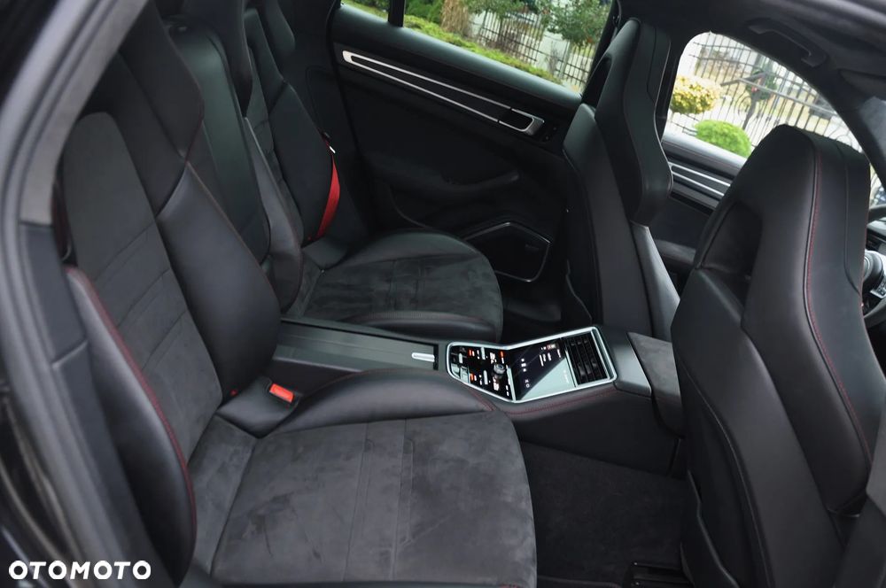 Porsche Panamera GTS GPF - 18