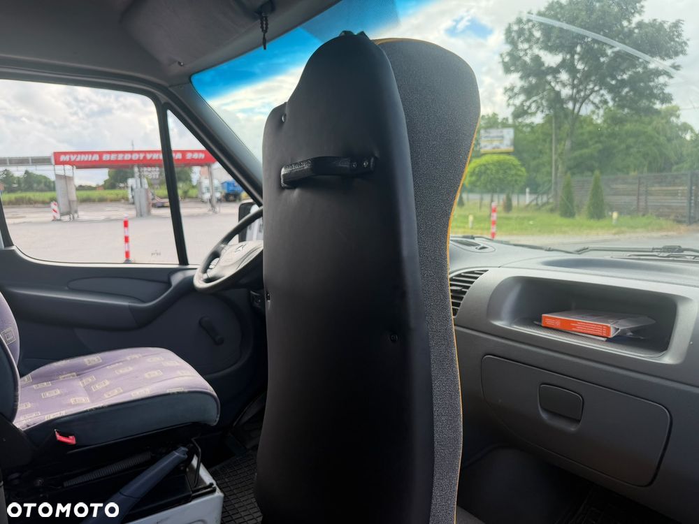 Mercedes-Benz Sprinter - 26