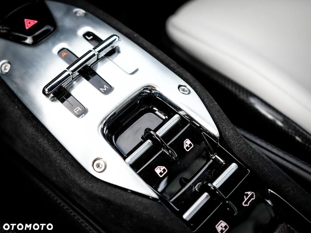 Ferrari SF90 Spider - 19