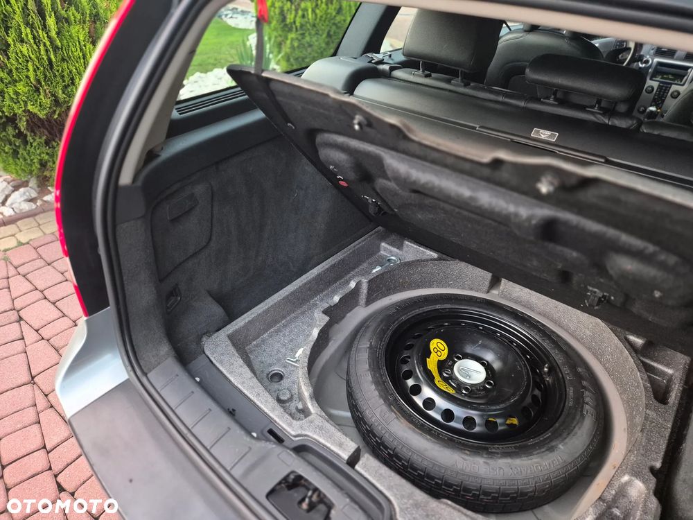 Volvo V50 2.0D Momentum - 13