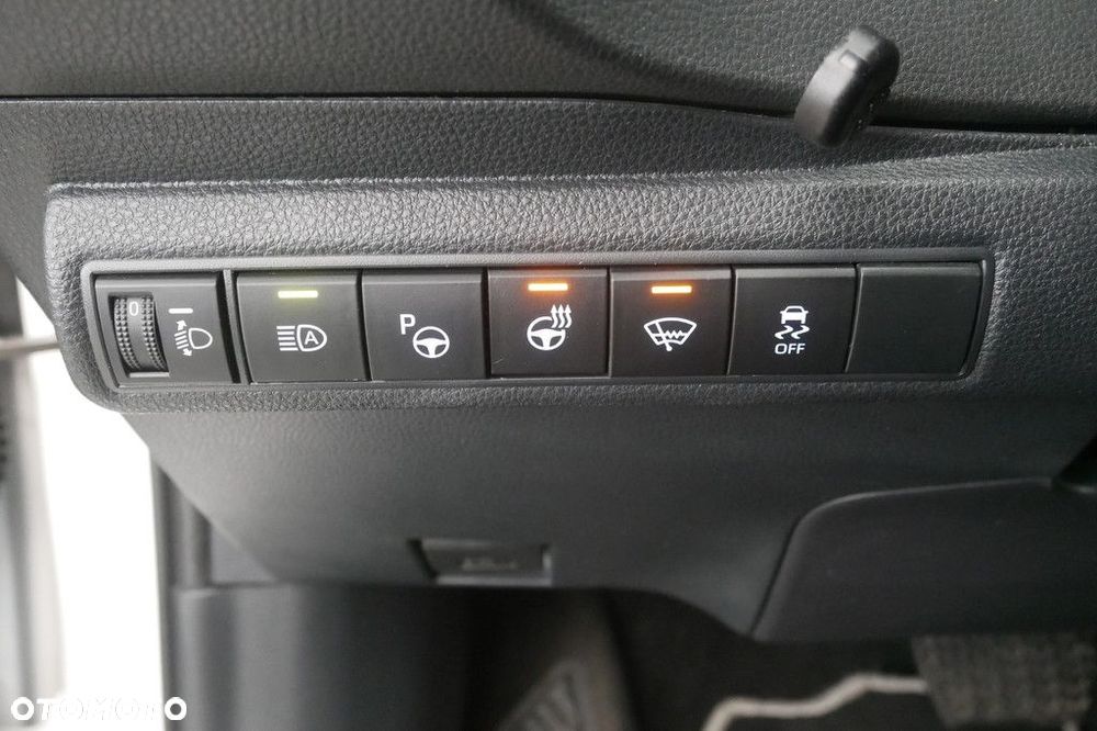 Toyota Corolla - 30