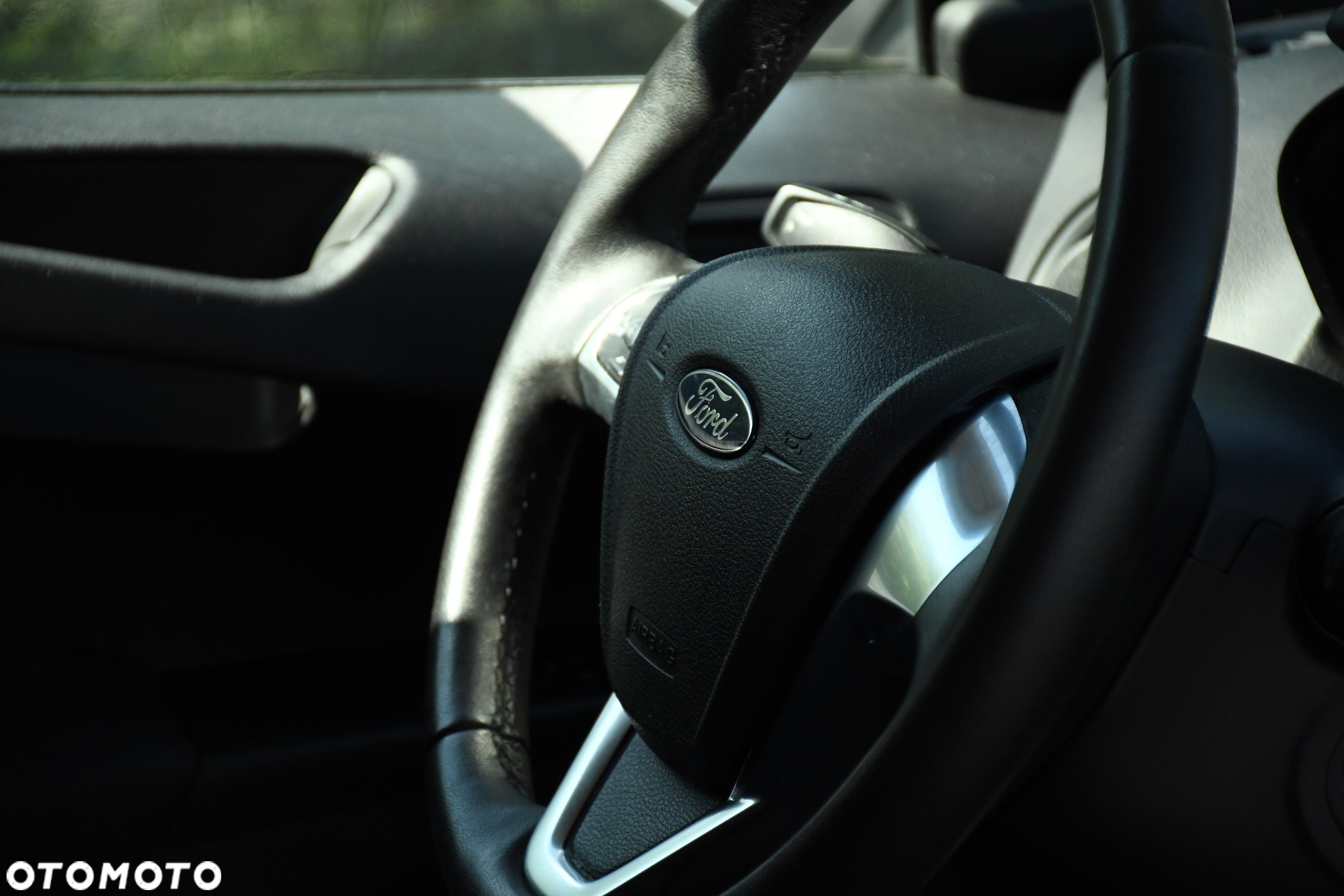 Ford Transit Courier - 21