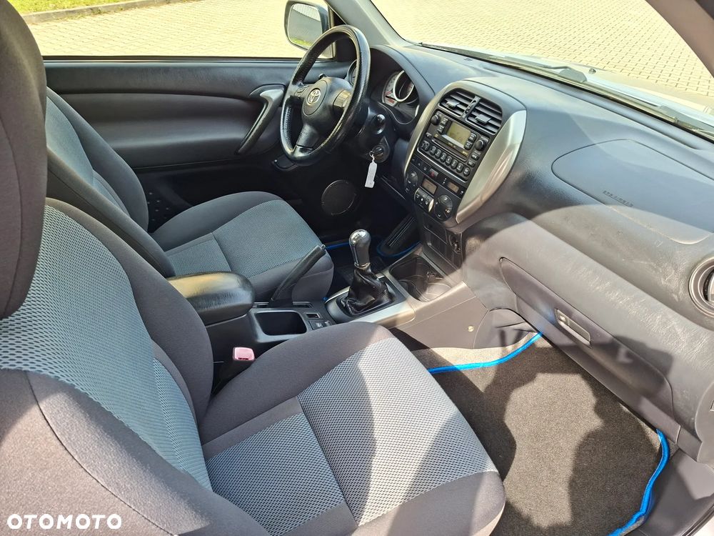 Toyota RAV4 4x4 Edition - 23