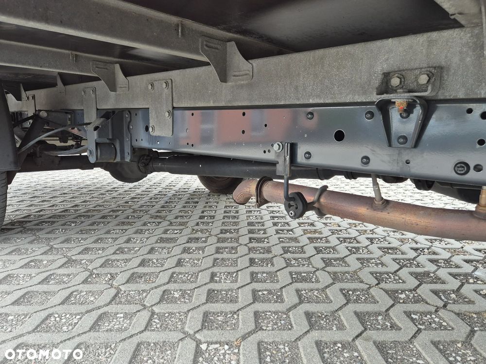 Iveco Daily 35S14 2.3 HPi, kontener 8PAL, winda 750KG, klimatyzacja - 4